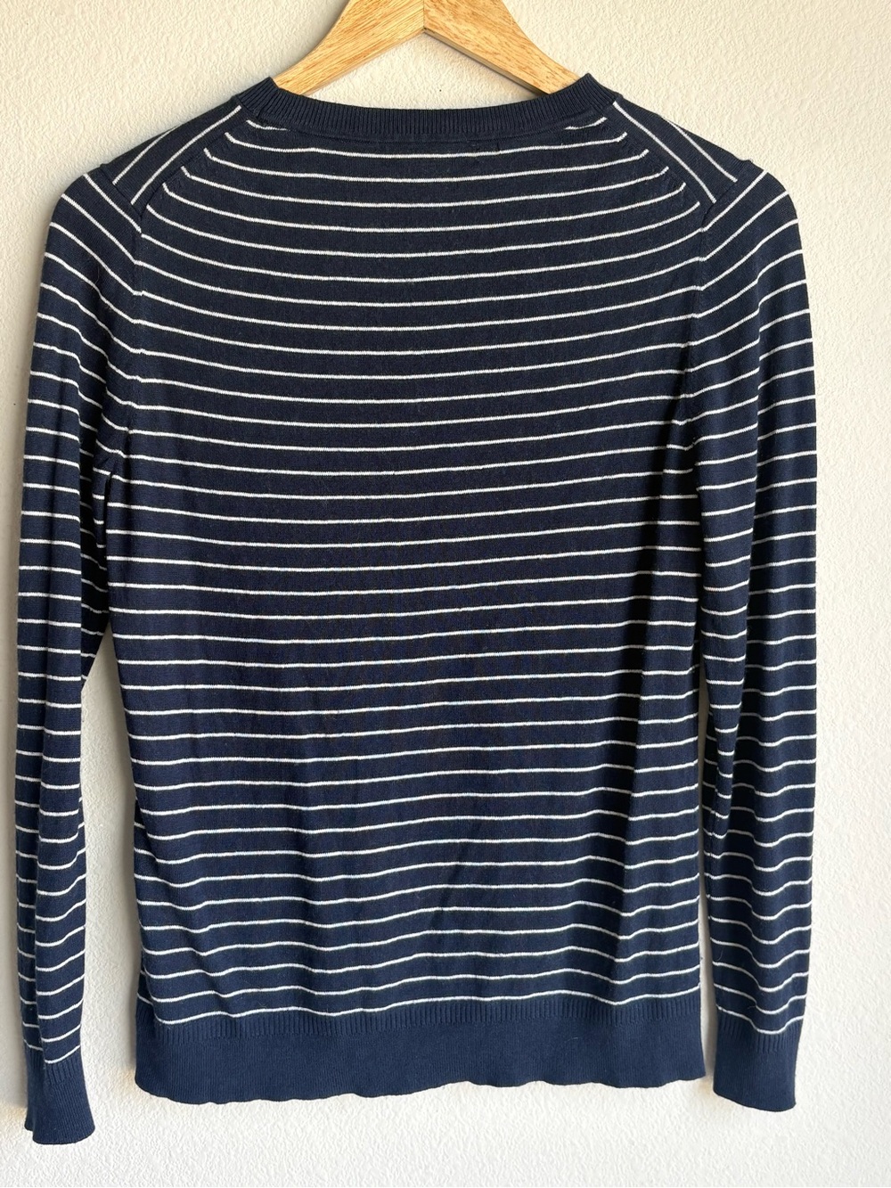 Banana Republic silk & cashmere Crewneck Sweater with Yellow Embroidery - Picture 4 of 5